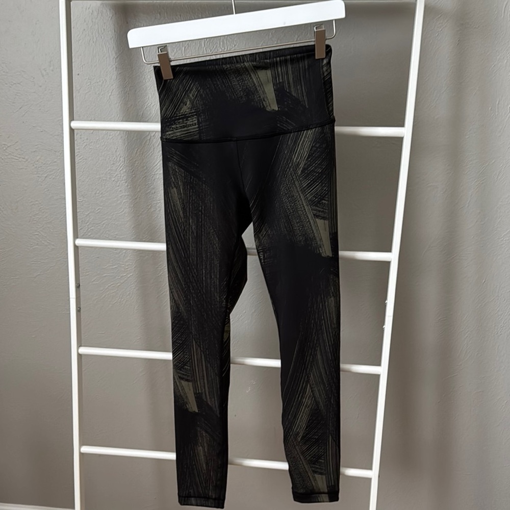 Lululemon Black Patterned Leggings